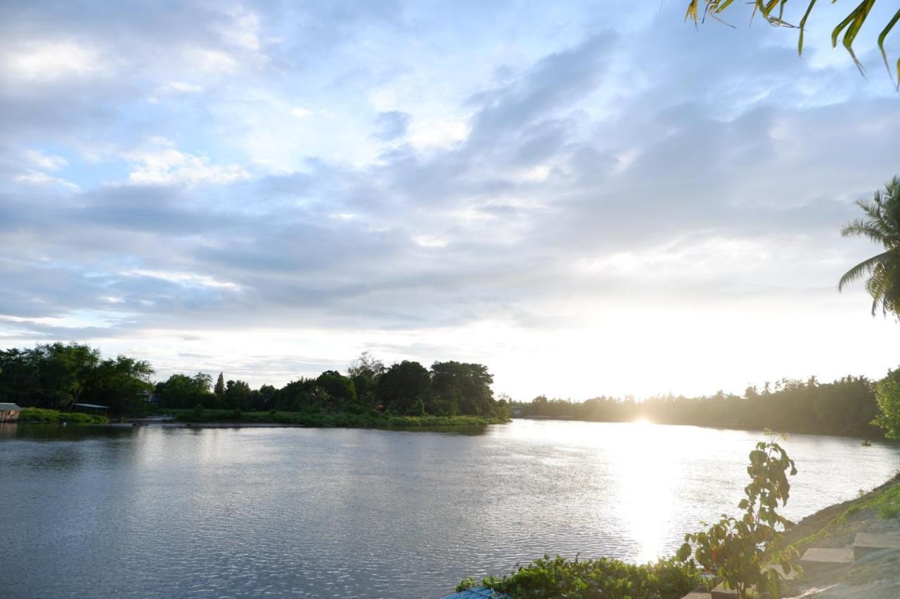 Baantia Chomtawan Bed & Breakfast Surat Thani Bagian luar foto