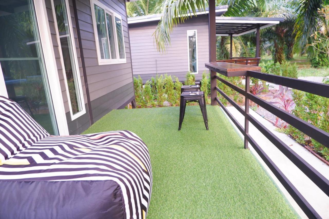 Baantia Chomtawan Bed & Breakfast Surat Thani Bagian luar foto