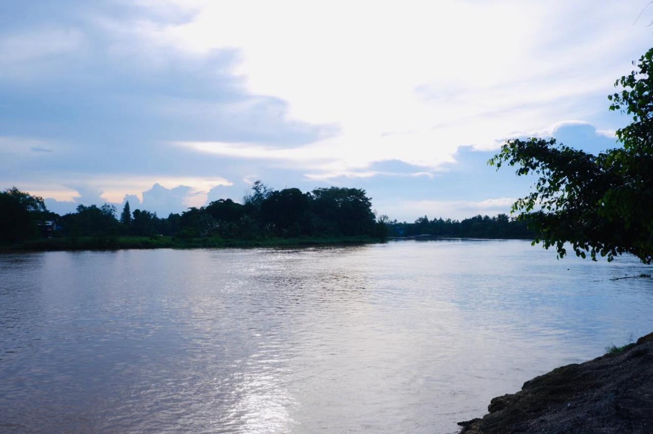 Baantia Chomtawan Bed & Breakfast Surat Thani Bagian luar foto