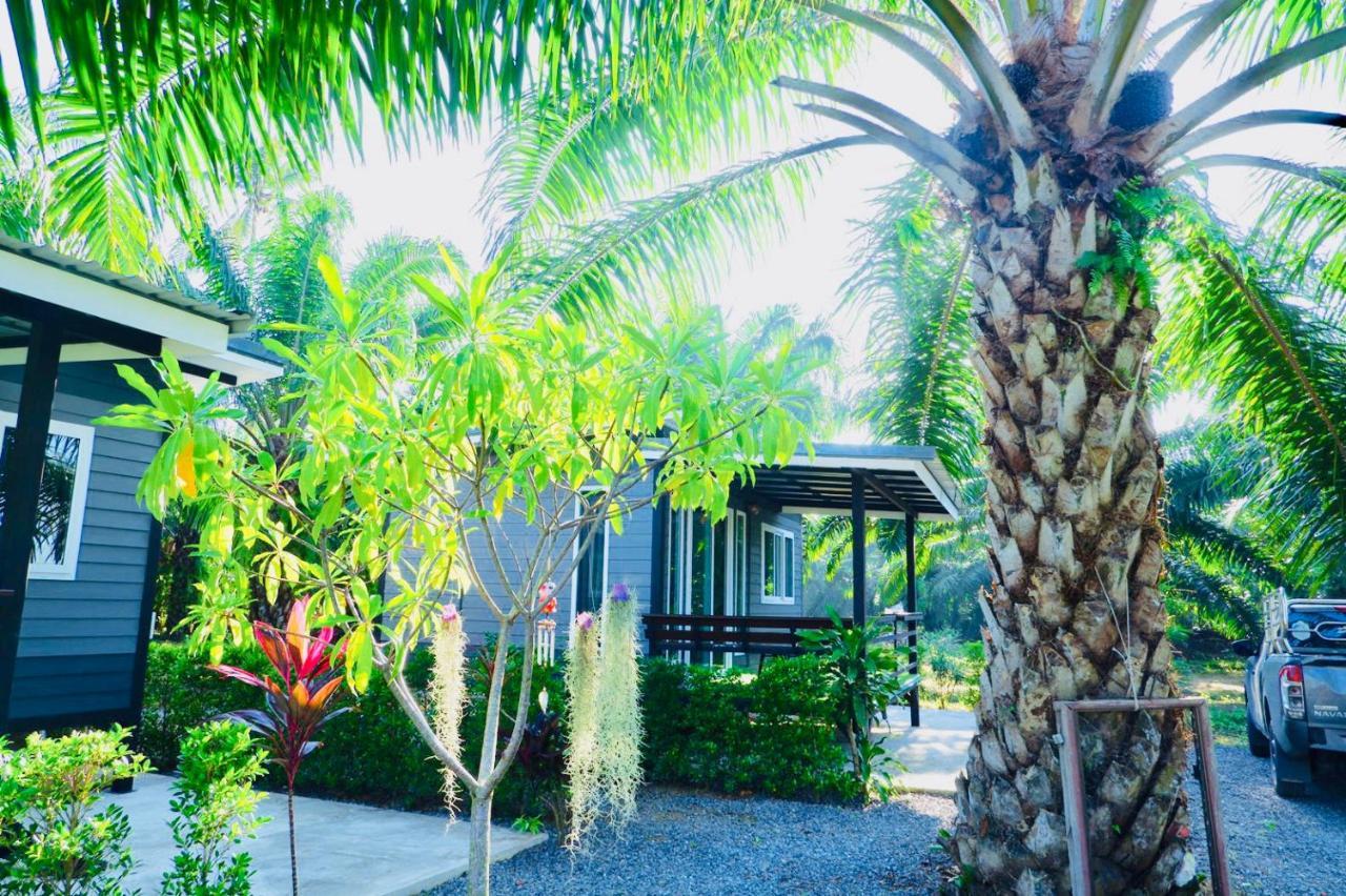 Baantia Chomtawan Bed & Breakfast Surat Thani Bagian luar foto