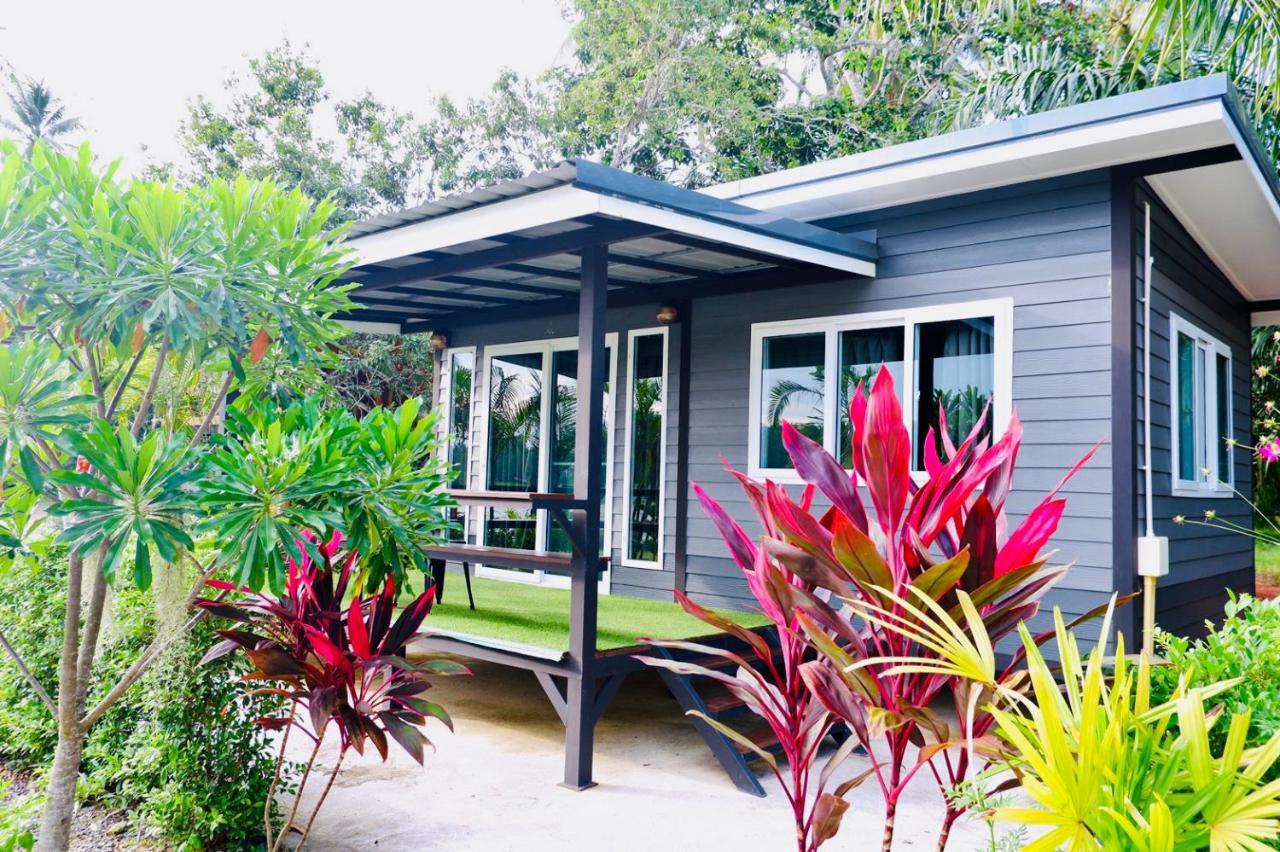 Baantia Chomtawan Bed & Breakfast Surat Thani Bagian luar foto