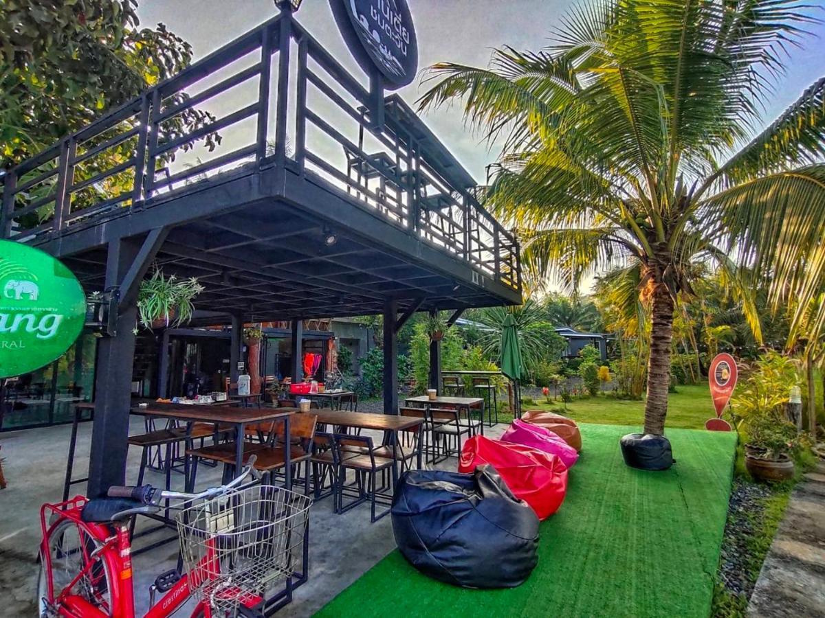 Baantia Chomtawan Bed & Breakfast Surat Thani Bagian luar foto